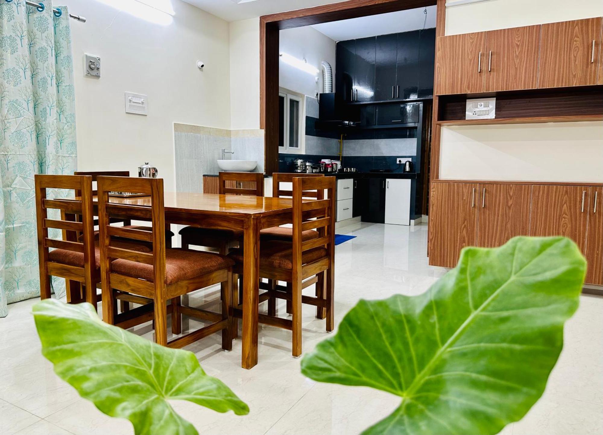 Truelife - 3Bhk Ac Apartments For Large Family - Best Location - Direct Flyover To Alipiri Gate - Walk To Ps4 Veg Restaurant - Modular Kitchen - Super Fast Wifi - Android Tv - 250 Jio Channels - Easy Access To All Temples - Top Service With Lots Of L Tirupati Eksteriør billede