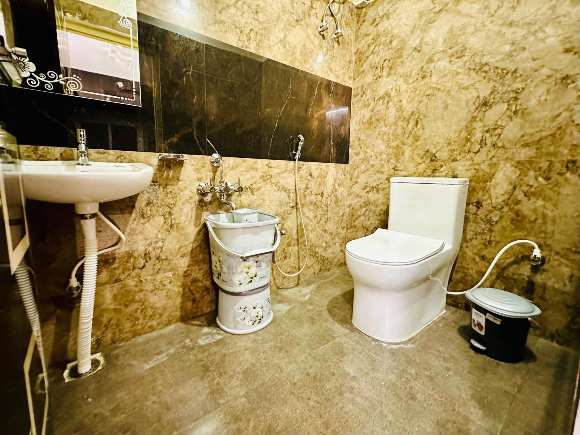 Truelife - 3Bhk Ac Apartments For Large Family - Best Location - Direct Flyover To Alipiri Gate - Walk To Ps4 Veg Restaurant - Modular Kitchen - Super Fast Wifi - Android Tv - 250 Jio Channels - Easy Access To All Temples - Top Service With Lots Of L Tirupati Eksteriør billede